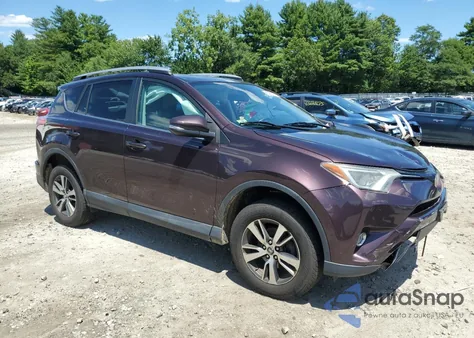 2017 Toyota Rav4 Xle z USA, uszkodzony, nr VIN 2T3RFREV2HW634500